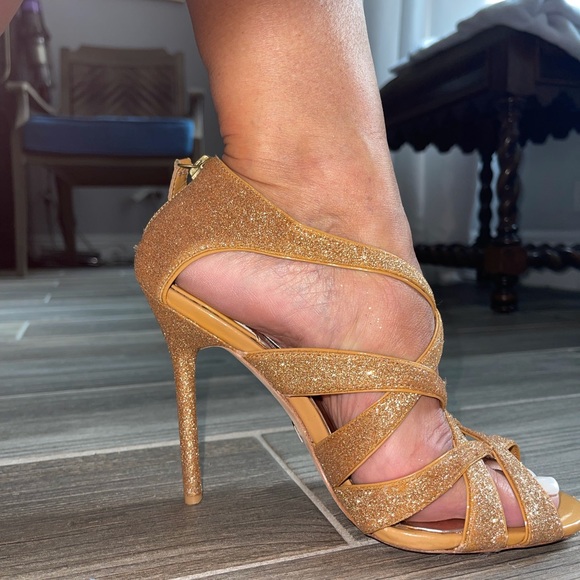 Badgley Mischka gold glitter sandals - size 7 - Picture 5 of 8